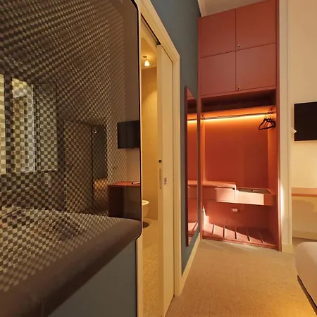 ゲストハウス Velvet ローマ