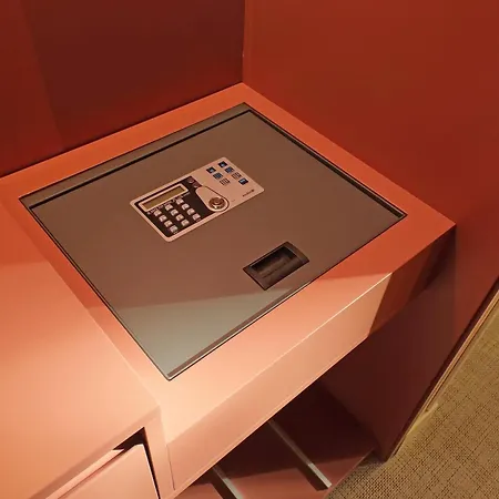 ゲストハウス Velvet ローマ